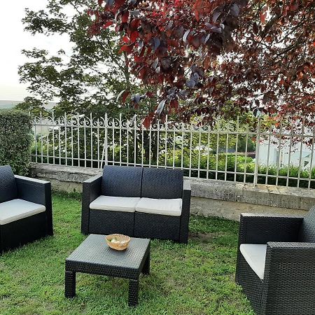 Gite Des Agapanthes Lacroix-sur-Meuse Exterior photo